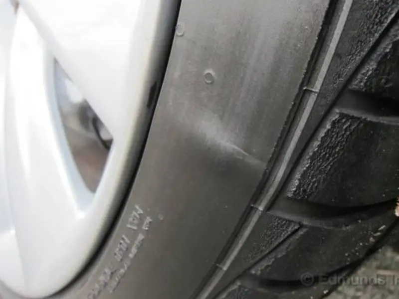 انتفاخ خطير في جدار الإطار الجانبي